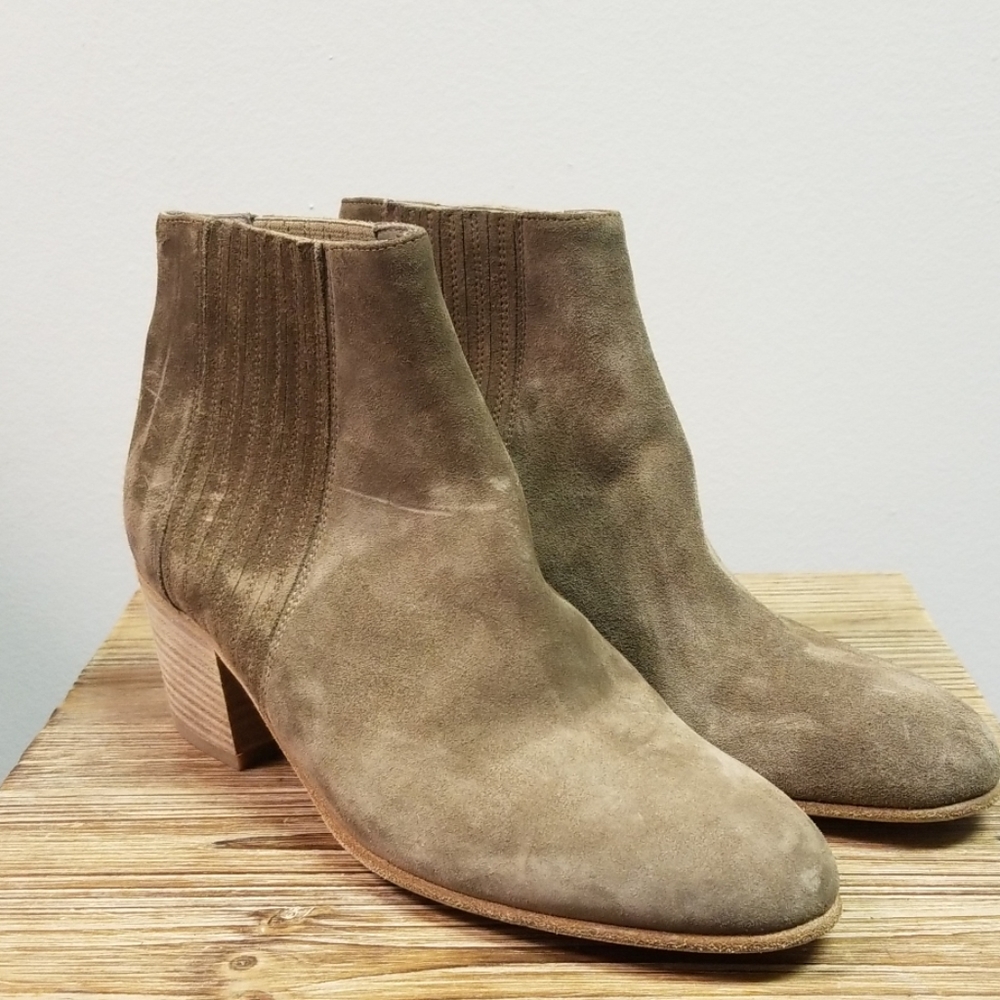 Vince. Haider Sport Suede Ankle Bootie Beige - Picture 2 of 8